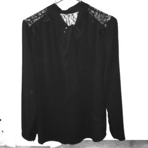 Long-sleeved blouse